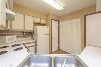 2667 NW 33rd St #2407, Oakland Park, FL 33309 - Photo 10