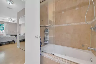 11910 NW 12th St, Pembroke Pines, FL 33026 - Photo 18