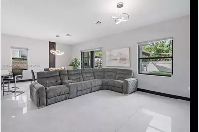 8723 NW 161st Ter, Miami Lakes, FL 33018 - Photo 10