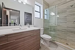 8723 NW 161st Terrace, Miami Lakes, FL 33018 - Photo 18