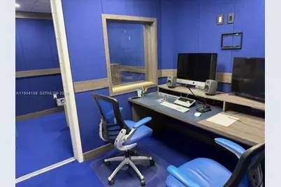 5465 NW 36th St, Miami Springs, FL 33166 - Photo 44