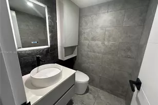 600 Parkview Dr, Hallandale Beach, FL 33009 - Photo 24