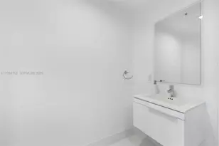 17111 Biscayne Blvd, North Miami Beach, FL 33160 - Photo 32