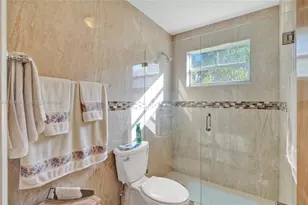 4141 W 4th Ave, Hialeah, FL 33012 - Photo 14