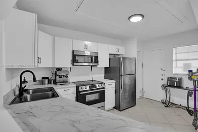 1780 NE 191st St #304-2, Miami, FL 33179 - Photo 4