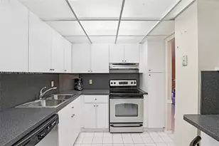 4350 Hillcrest Dr, Hollywood, FL 33021 - Photo 8