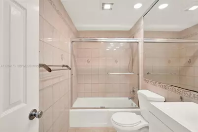 400 Kings Point Dr #1604, Sunny Isles Beach, FL 33160 - Photo 16