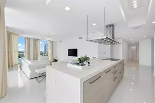 17111 Biscayne Blvd, North Miami Beach, FL 33160 - Photo 12