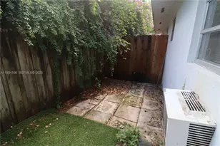 915 NE 16th Terrace, Fort Lauderdale, FL 33304 - Photo 16