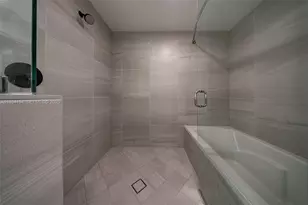 221 SW 12th St, Miami, FL 33130 - Photo 18