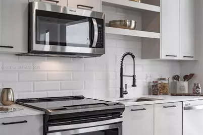 221 SW 12th St #404, Miami, FL 33130 - Photo 16