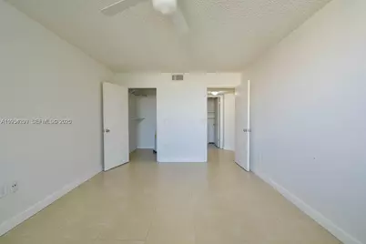 8215 Lake Dr #504, Doral, FL 33166 - Photo 6