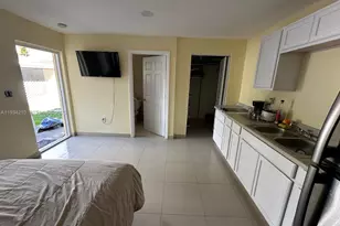 5440 SW 101st Ave, Miami, FL 33165 - Photo 8