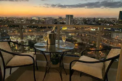 90 SW 3rd St #2109, Miami, FL 33130 - Photo 2