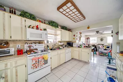 854 E 24th St, Hialeah, FL 33013 - Photo 14