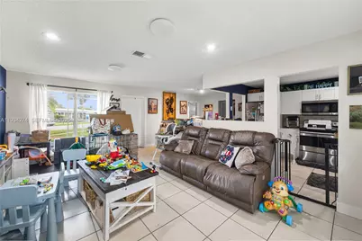 11301 NW 32nd Pl, Sunrise, FL 33323 - Photo 12