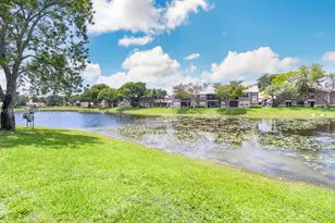 9022 NW 28th Dr, Coral Springs, FL 33065 - Photo 16