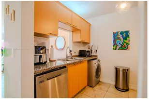 677 NE 24th St, Miami, FL 33137 - Photo 10