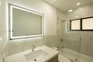 14515 Mahogany Ct, Miami Lakes, FL 33014 - Photo 14