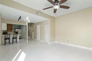 5888 W 25th Ct, Hialeah, FL 33016 - Photo 6