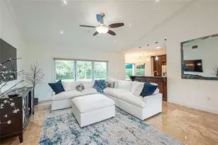 8235 NW 157th Terrace, Miami Lakes, FL 33016 - Photo 2