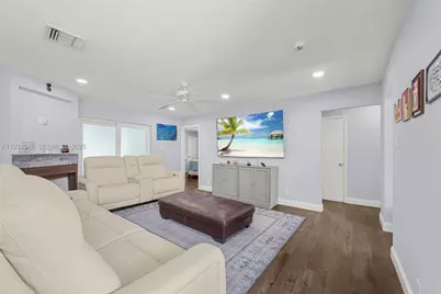 559 NW 70th Way, Margate, FL 33063 - Photo 6