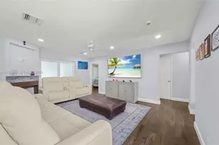 559 NW 70th Way, Margate, FL 33063 - Photo 6