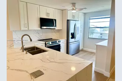 4098 Yarmouth  E #4098, Boca Raton, FL 33434 - Photo 2