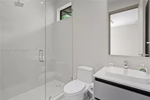 19900 NE 21st Ct, Miami, FL 33179 - Photo 46