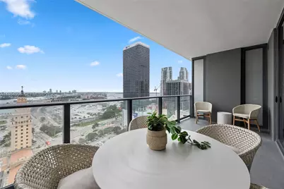 159 NE 6th St #1814, Miami, FL 33132 - Photo 2