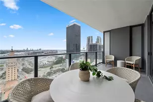 159 NE 6th St, Miami, FL 33132 - Photo 2