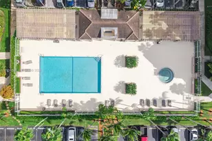 9755 NW 52nd St, Doral, FL 33178 - Photo 24