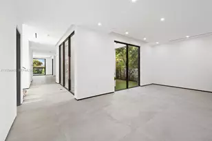 2096 Alamanda Dr, North Miami, FL 33181 - Photo 2