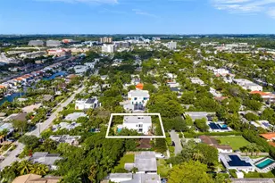 2096 Alamanda Dr, North Miami, FL 33181 - Photo 52