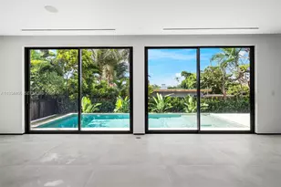 2096 Alamanda Dr, North Miami, FL 33181 - Photo 14