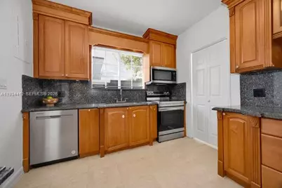 1785 SW 10th St, Miami, FL 33135 - Photo 18