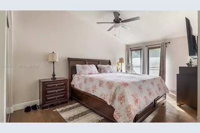 4289 N 76th Ave, Davie, FL 33024 - Photo 12