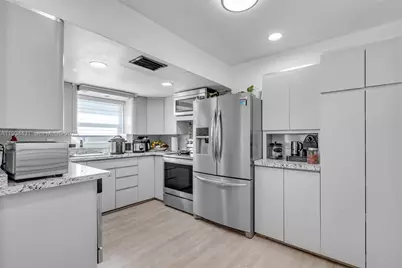 5041 SW 11th St, Plantation, FL 33317 - Photo 12