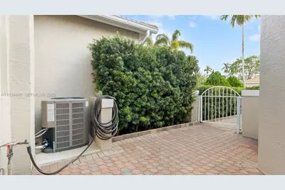 7651 S Aragon Blvd #5, Sunrise, FL 33322 - Photo 32
