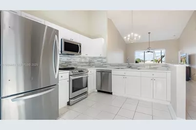 7651 S Aragon Blvd #5, Sunrise, FL 33322 - Photo 6