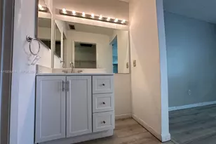 1024 S Independence Dr, Homestead, FL 33034 - Photo 12