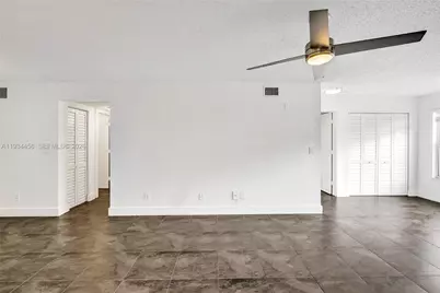 457 Vista Isles Dr #2112, Sunrise, FL 33325 - Photo 6