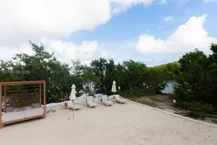 16385 Biscayne Blvd, North Miami Beach, FL 33160 - Photo 32