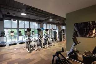 16385 Biscayne Blvd, North Miami Beach, FL 33160 - Photo 24