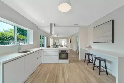 8918 Garland Ave, Surfside, FL 33154 - Photo 6