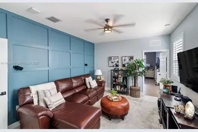 2417 NE 2nd Dr, Homestead, FL 33033 - Photo 18