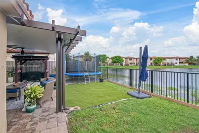 2417 NE 2nd Dr, Homestead, FL 33033 - Photo 32