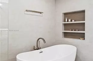 1331 Brickell Bay Dr, Miami, FL 33131 - Photo 22