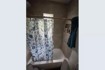 1121 NW 56th St, Miami, FL 33127 - Photo 10