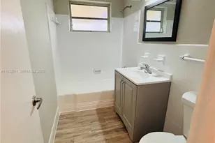 301 SW 10th Terrace, Hallandale Beach, FL 33009 - Photo 10
